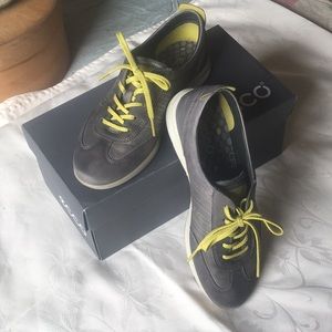 Ecco size 7 Gray Leather Casual Shoes